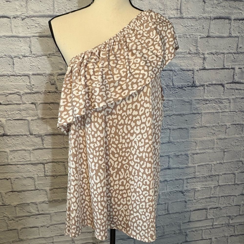 One-Shoulder Leopard Print Top